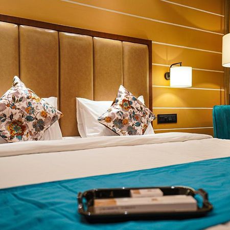 Hotel El Magnifico Σουράτ Εξωτερικό φωτογραφία