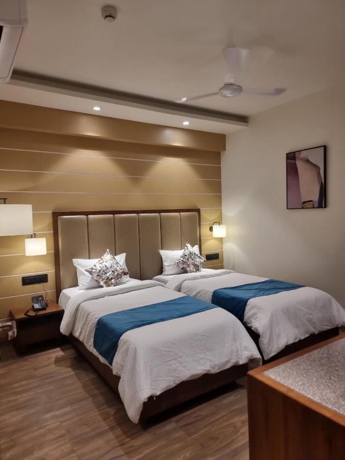 Hotel El Magnifico Σουράτ Εξωτερικό φωτογραφία