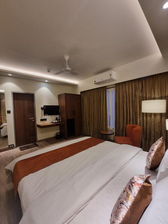 Hotel El Magnifico Σουράτ Εξωτερικό φωτογραφία