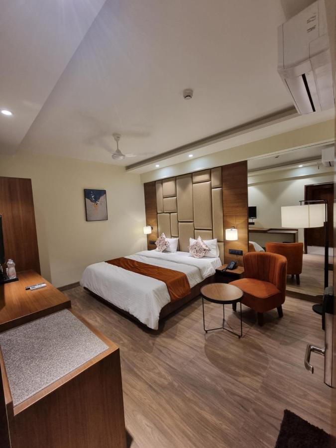 Hotel El Magnifico Σουράτ Εξωτερικό φωτογραφία